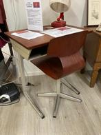 School tafeltje en stoeltje, Ophalen