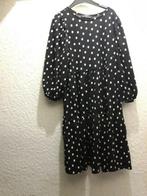 Zwart jurk met witte ballen merk bershka 3/4 mouwen, Zwart, Zo goed als nieuw, Knielengte, Maat 36 (S)