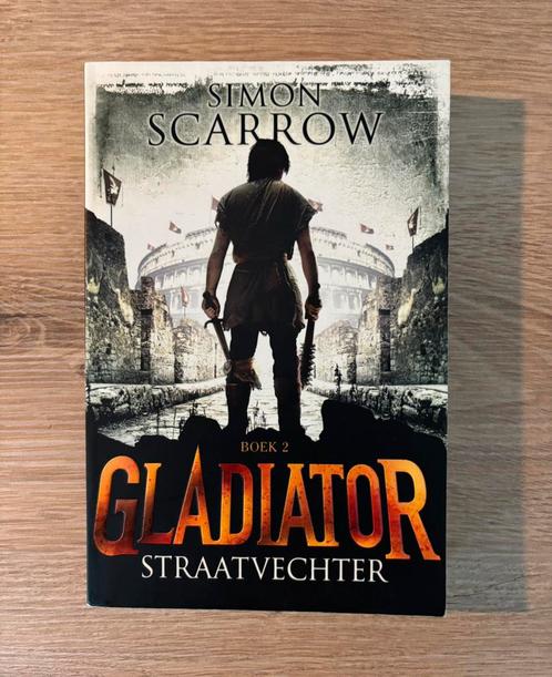 Simon Scarrow - Straatvechter, Boeken, Kinderboeken | Jeugd | 10 tot 12 jaar, Zo goed als nieuw, Ophalen of Verzenden