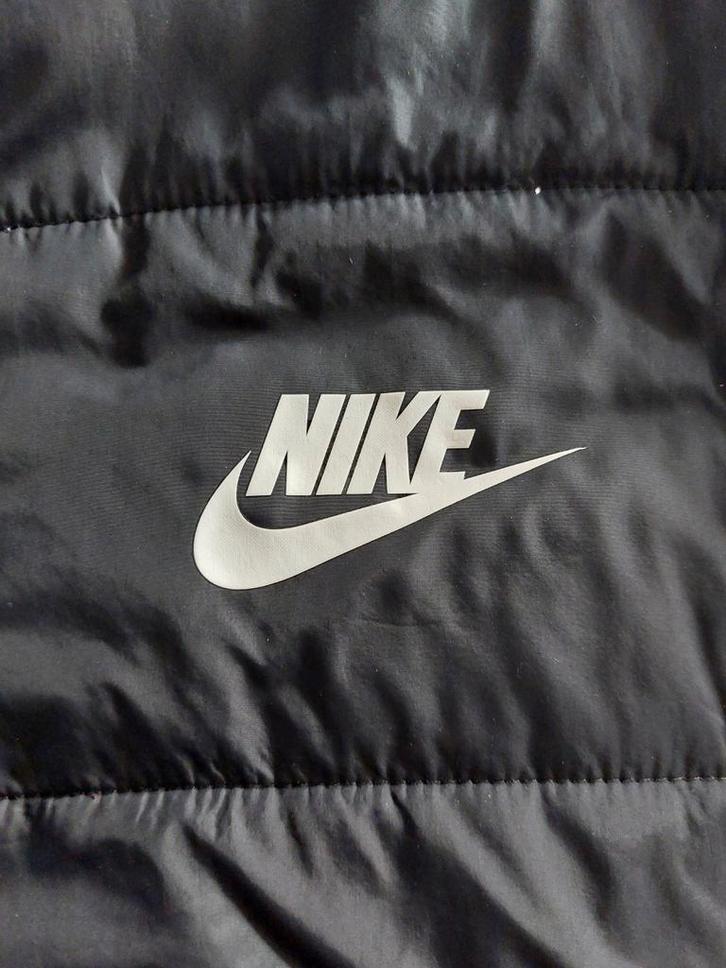 Mooie Nike jas winter met capuchon maat XL zwart breed, Kleding | Heren, Jassen | Winter, Gedragen, Maat 56/58 (XL), Zwart, Ophalen of Verzenden
