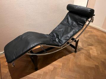 Vintage Le Corbusier Chaise Longue - Zwart Leer beschikbaar voor biedingen