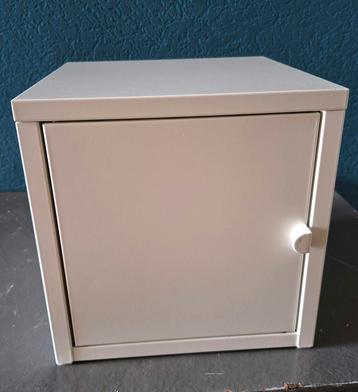 Mooi lockerkastje wit 25x25 beschikbaar voor biedingen