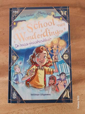 Kira Gembri - De school van wonderdingen beschikbaar voor biedingen