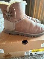 Uggs Bailey Bow Metal Grey maat 40, UGG, Overige kleuren, Ophalen of Verzenden, Zo goed als nieuw