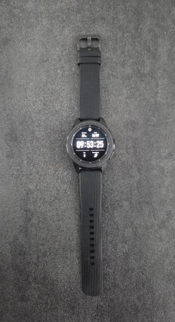 Samsung smartwatch 42mm  beschikbaar voor biedingen
