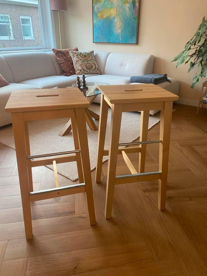 2x IKEA Bosse - Hoge Barkruk Hout, Huis en Inrichting, Barkrukken, Gebruikt, 60 tot 90 cm, Hout, 1 kruk, Met voetsteun, Ophalen of Verzenden