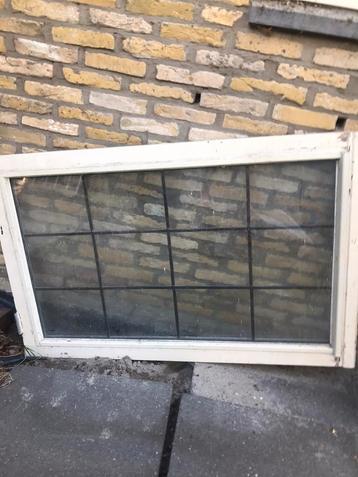 Klapraam Glas in lood wit in dubbelglas geplaatst  beschikbaar voor biedingen