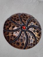 Broche Arts & Crafts Rode Steen, Ophalen of Verzenden, Overige materialen, Broche