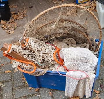 Diverse visnetten en toebehoren beschikbaar voor biedingen