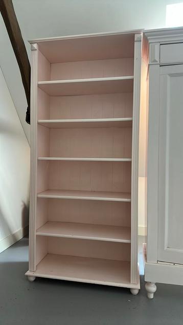 Brocante kast roze