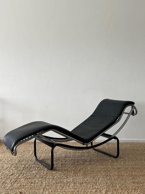 Bauhaus loungechair, Le corbusier stijl, Huis en Inrichting, Banken | Sofa's en Chaises Longues, Zo goed als nieuw, Eenpersoons