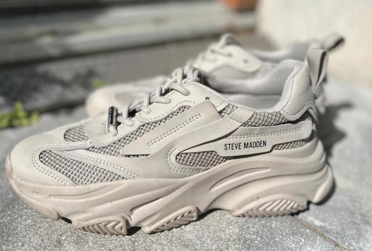 Steve Madden Sneakers - Maat Onbekend, Kleding | Dames, Schoenen, Zo goed als nieuw, Sneakers of Gympen, Beige, Ophalen of Verzenden