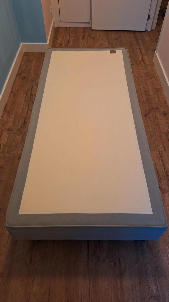 Eenpersoonsbed gratis ophalen, Huis en Inrichting, Slaapkamer | Bedden, Gebruikt, Eenpersoons, 90 cm, 200 cm, Stof, Wit, Ophalen