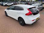 Volvo V40 1.6 T3 R-Design | Cruise Control | Xenon | Stoelve, Voorwielaandrijving, Gebruikt, 4 cilinders, Wit
