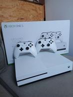 Xbox One S + 2 Games + 2 controllers, 2 spelers, Ophalen of Verzenden, Gebruikt, Vanaf 3 jaar