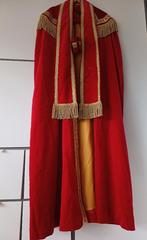 2 Sinterklaas mantels fluweel staf en mijter, Diversen, Ophalen, Gebruikt