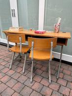 Vintage schooltafel en 2 stoelen, Ophalen
