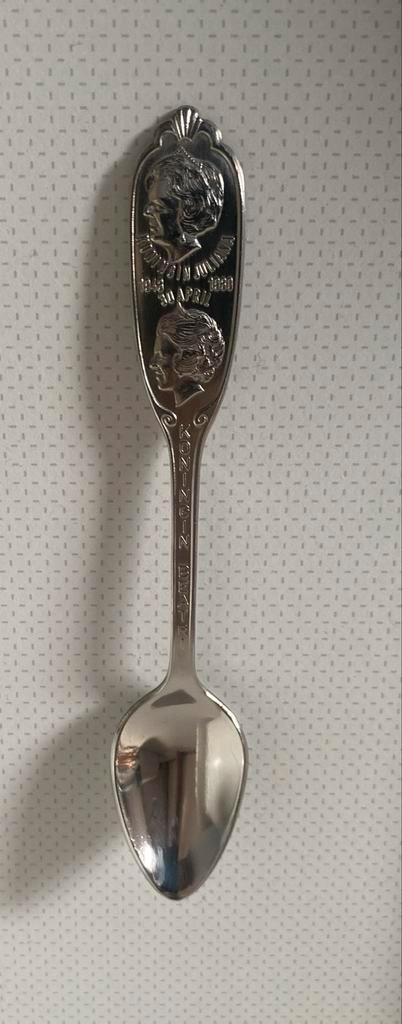 Herdenkingslepeltje Beatrix Inhuldiging 1980, Verzamelen, Koninklijk Huis en Royalty, Zo goed als nieuw, Speld(je) of Lepel(tje)