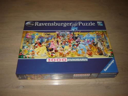 Puzzel Ravensburger PANORAMA DISNEY GROEPSFOTO NIEUW !, Hobby en Vrije tijd, Denksport en Puzzels, Nieuw, Legpuzzel, 500 t/m 1500 stukjes