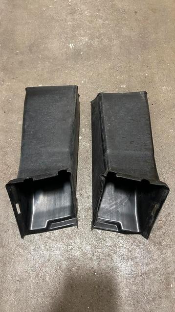 Bmw E36 Luchtgeleiders bumper. Links&Rechts beschikbaar voor biedingen