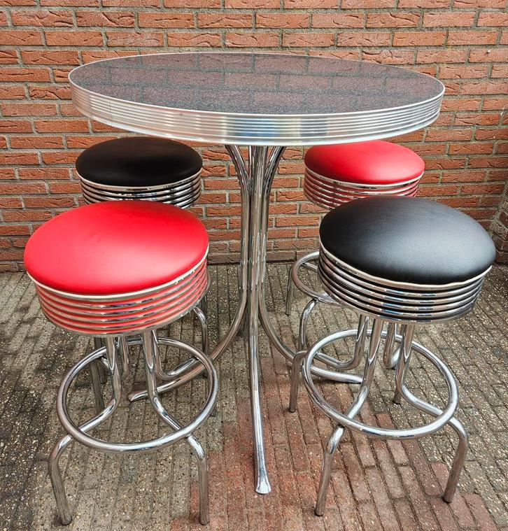 FIFTIES SIXTIES AMERIKAANSE BEL AIR BARKRUKKEN MET BARTAFEL, Huis en Inrichting, Barkrukken, Zo goed als nieuw, 60 tot 90 cm, Metaal
