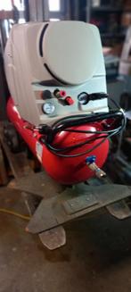 Compressor - Mobiel & Geluidgedempt, Doe-het-zelf en Verbouw, Compressors, Gebruikt, 6 tot 10 bar, Ophalen of Verzenden, 25 tot 100 liter