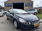 Zeer Nette Volvo S60 1.6 T3 VOLLEDIG DEALER! NIEUWE APK, Auto's, Voorwielaandrijving, Gebruikt, 4 cilinders, 150 pk