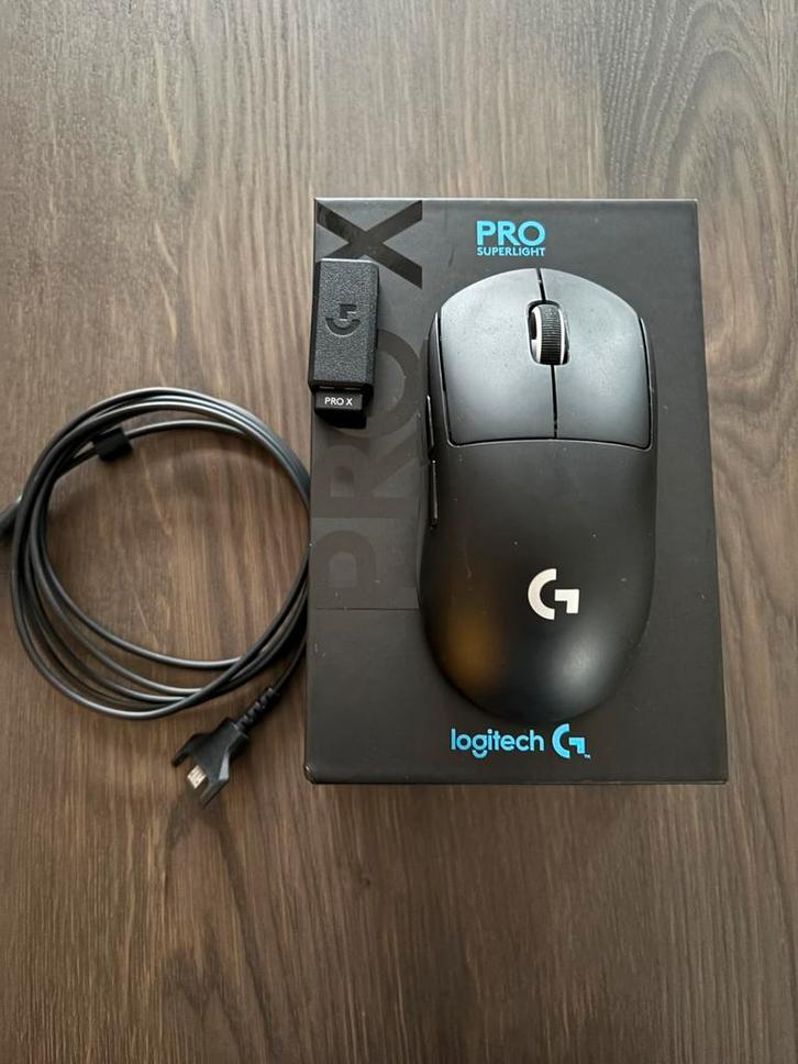Logitech G Pro X Superlight Wireless Gaming, Computers en Software, Muizen, Zo goed als nieuw, Rechtshandig, Ophalen of Verzenden