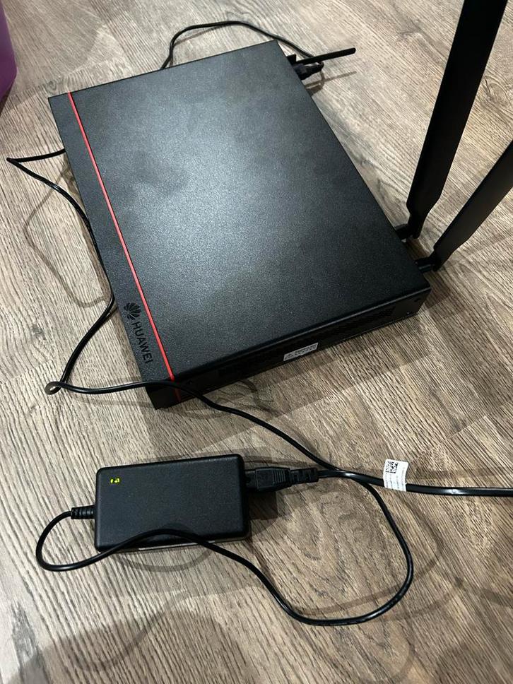 Huawei AR651 (AR600) Router met 4G Module, Computers en Software, Routers en Modems, Gebruikt, Router met modem, Ophalen of Verzenden