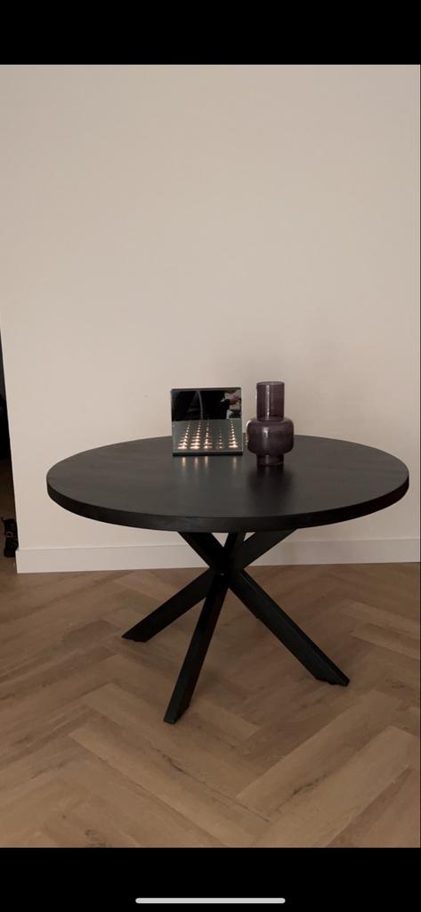 Eettafel zwart hout 130cm, Huis en Inrichting, Tafels | Eettafels, Gebruikt, 100 tot 150 cm, 100 tot 150 cm, Rond, Ophalen of Verzenden