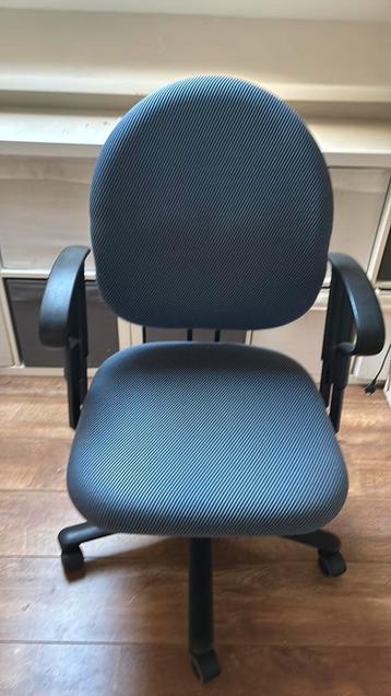 Bureaustoel zgst beschikbaar voor biedingen