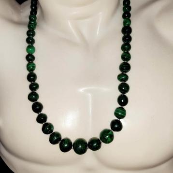 Malachiet kralenketting 52 cm. beschikbaar voor biedingen