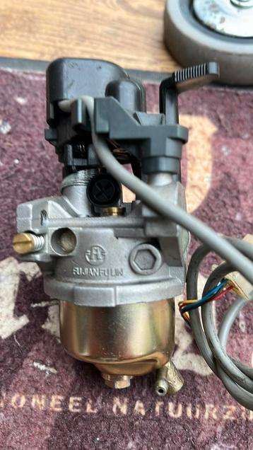 Carburateur van 2 kw aggregaat beschikbaar voor biedingen
