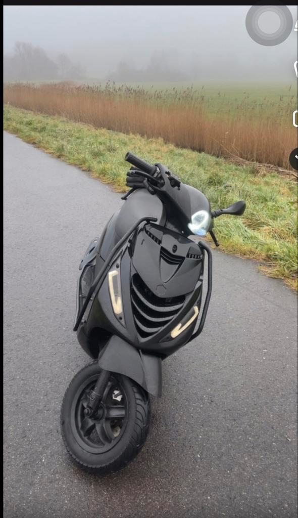 Zip 80cc 2v top performance, Fietsen en Brommers, Scooters | Piaggio, Gebruikt, Zip, Maximaal 45 km/u, Benzine, Ophalen of Verzenden