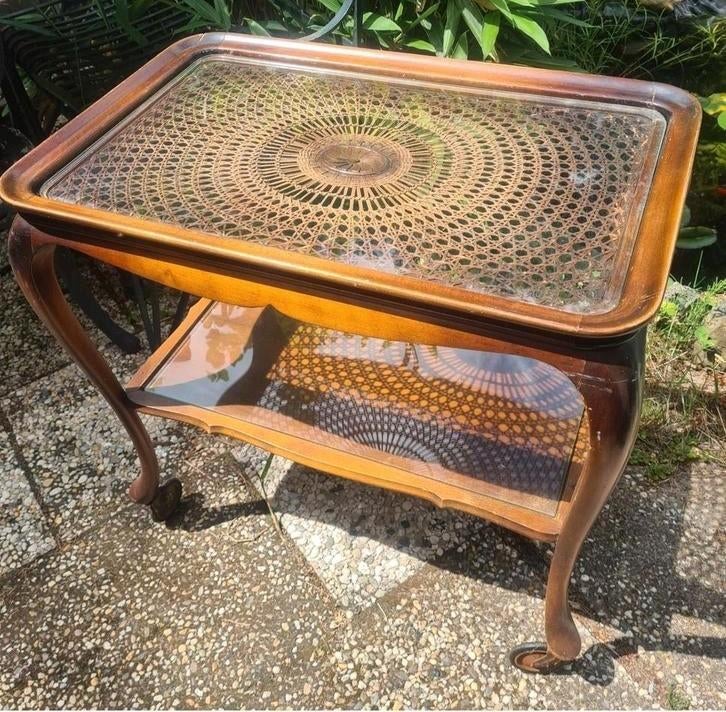 Vintage antiek theetafel serveer tafel webbing glazen blad, Antiek en Kunst, Antiek | Meubels | Tafels, Ophalen of Verzenden