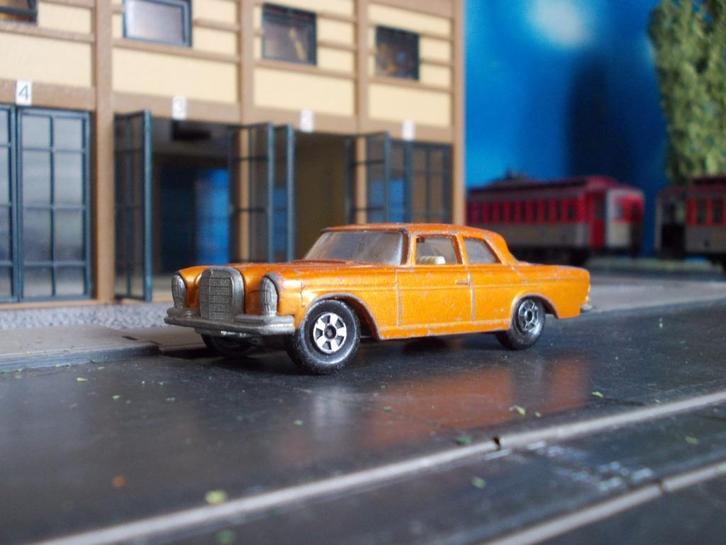 1:66 Mercedes Benz 300SE - Matchbox Superfast #46 cast doors, Hobby en Vrije tijd, Modelauto's | Overige schalen, Gebruikt, Ophalen of Verzenden