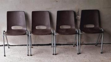 65 x Kunststof kuipstoelen kantine stoelen metaal horeca beschikbaar voor biedingen