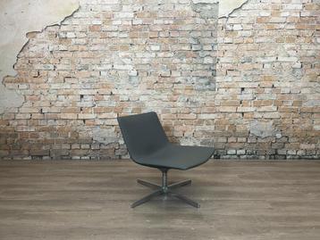Arper Catifa 60 Lounge Chair bij TheReSales beschikbaar voor biedingen