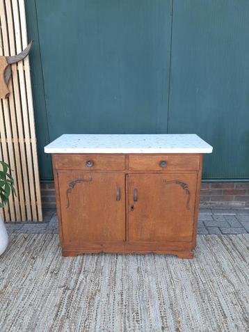 Karakteristiek oud kastje houten halkastje badkamerkastje beschikbaar voor biedingen