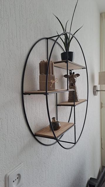 Ronde Wandplank - Stijlvol en Decoratief beschikbaar voor biedingen