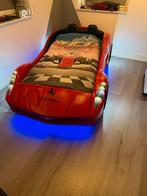 Auto bed (race) met licht en geluid met bijbehorende kast, Ophalen, 85 tot 100 cm, Gebruikt, Lattenbodem