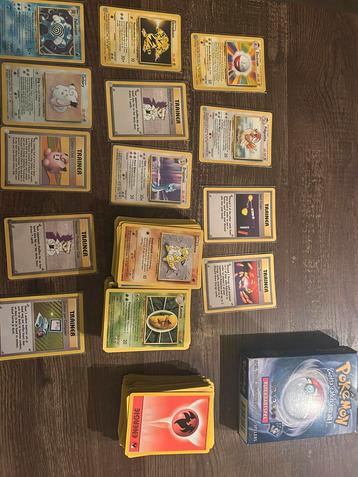 Pokemon base set kaarten uit 1999 inc. enkele izgst holo’s beschikbaar voor biedingen