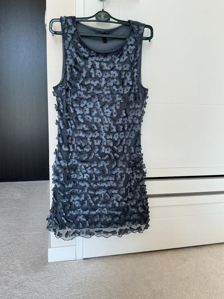 Blauwe bloemenjurk / feestjurk Vero Moda, mt M, Kleding | Dames, Jurken, Zo goed als nieuw, Maat 38/40 (M), Blauw, Boven de knie