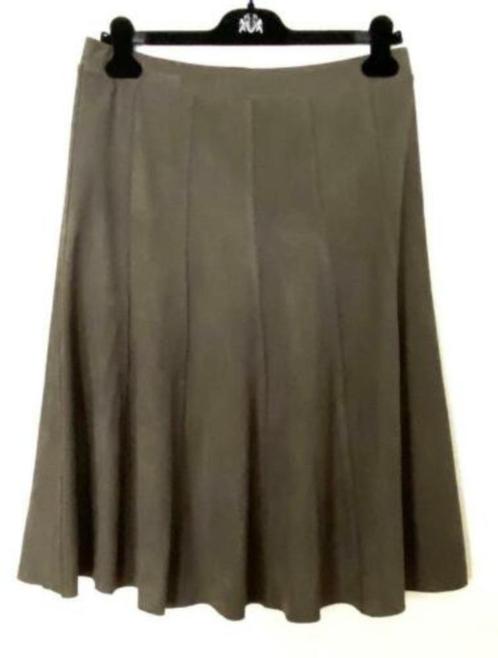Witteveen rok suèdelook maat 42 [DM], Kleding | Dames, Rokken, Zo goed als nieuw, Maat 42/44 (L), Overige kleuren, Knielengte