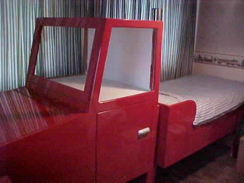 Autobed  Farari-rood, Kinderen en Baby's, Kinderkamer | Bedden, Zo goed als nieuw, Minder dan 140 cm, Ophalen of Verzenden