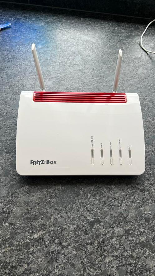 Fritzbox 6890 LTE Router, Computers en Software, Routers en Modems, Zo goed als nieuw, Router met modem, Ophalen