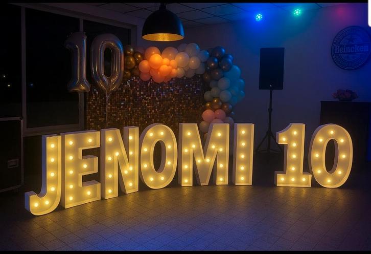 Te huur! Lichtcijfers en lichtletters, Hobby en Vrije tijd, Feestartikelen | Verhuur, Zo goed als nieuw, Geboorte of Huwelijk