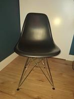 Zwarte Eames DSW Stoel (2x), Huis en Inrichting, Stoelen, Ophalen, Gebruikt, Twee, Zwart