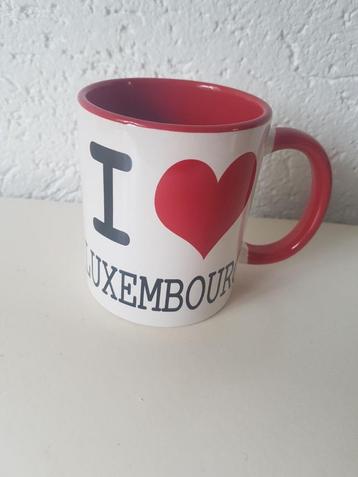 Nieuw. Mok I love Luxembourg. Wit met rode binnenkant.