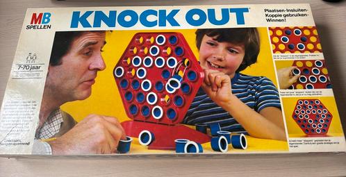 Knock Out bordspel uit 1980 van MB Spellen, Hobby en Vrije tijd, Gezelschapsspellen | Bordspellen, Zo goed als nieuw, Een of twee spelers